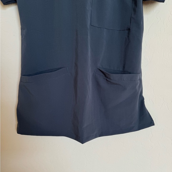 NWOT AVE womens dark charcoal scrub set - Picture 4 of 8